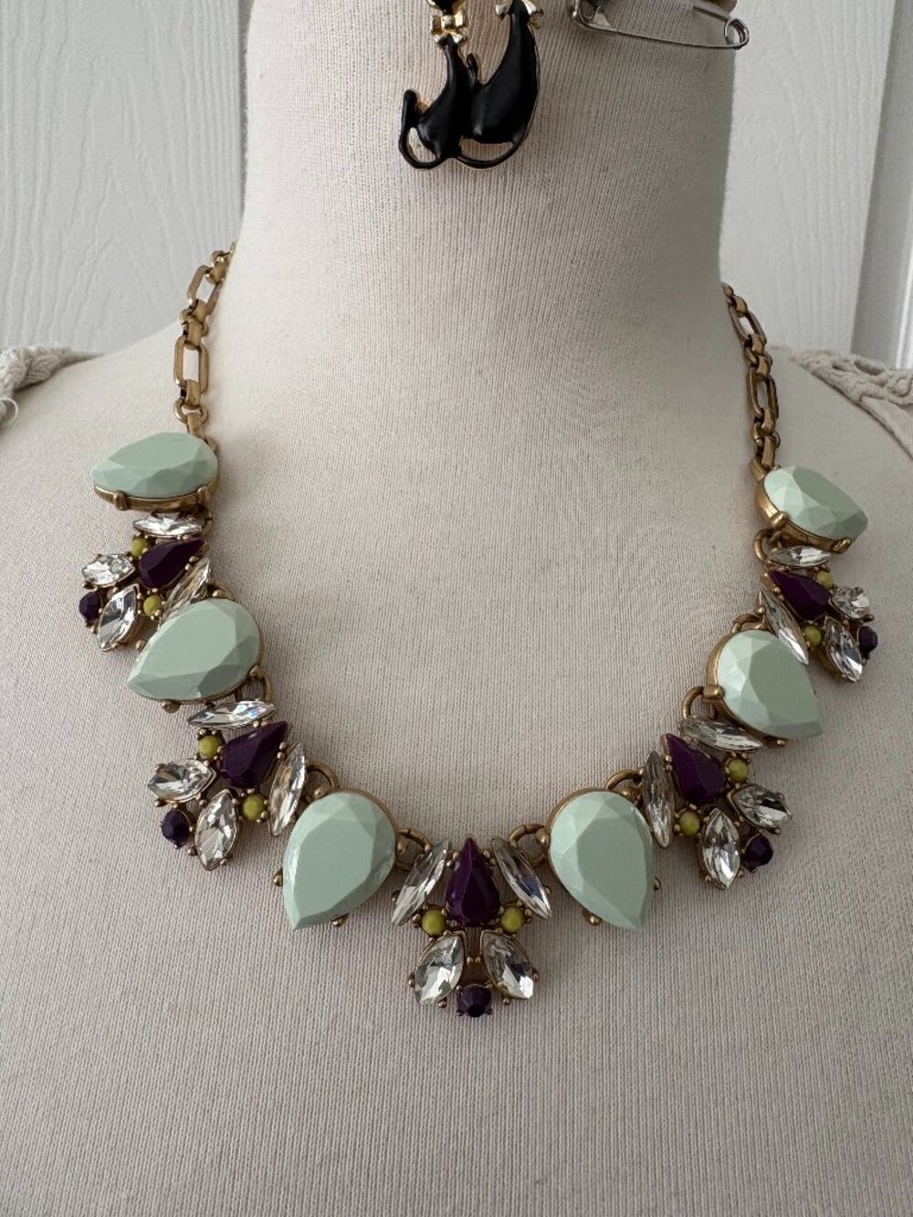J Crew Acrylic and Glass Bead Statement Necklace 20 Inches